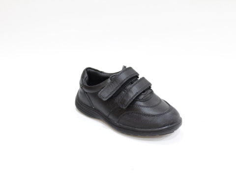 Zapato Colegial puntera reforzada.