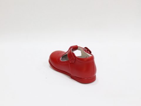 Pepito niño en piel rojo.